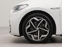 Volkswagen ID.3 First Plus 58 kWh | Afneembare trekhaak | Apple Carplay | Navigatie | Stoelverwarming | Wifi | Achteruitrij camera | Parkeersensoren voor en achter | Spraakbediening |