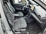 Toyota Yaris Cross 1.5 Hybrid 130 Executive Premium Pack STOELVERW APPLE/ANDROID KEYLESS BLIND-SPOT PARK-SENSOREN AD-CRUISE LM-VELGEN ELEK-ACHTERKLEP JBL-AUDIO DRAADLOOS-LADEN