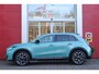 Fiat 600 1.2 HYbrid 110PK LA PRIMA | ELEKTRISCH VERSTELBARE BESTUURDERSTOEL MET MASSAGEFUNCTIE | NAVIGATIE | DODEHOEK DETECTIE | ELEKTRISCHE ACHTERKLEP | LEDKOPLAMPEN-MISTLAMPEN | LED ACHTERLICHTEN | PACK COMFORT: ACHTERUITRIJCAMERA / PARKEERSENSOREN VOOR-ACHTER / DRAADLOOS TELEFOONLADEN / DRAADLOOS APPLE CARPLAY - ANDROID AUTO / KEYLESS ENTRY-START / AUDIOSYSTEEM MET 6 SPEAKERS | WINTER PACK: VERWARMBARE VOORSTOELEN / VERWARMBARE VOORSTOELEN | 18"LICHTMETALEN VELGEN TWO-TONE | EXTRA GETINTE ACHTERRUITEN | CLIMATE CONTROL |