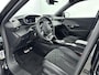 Peugeot e-2008 EV GT 50 kWh | Alcantara Bekleding | Navigatie | Camera | CarPlay | Stoel verwarming | Cruise Control Adaptief