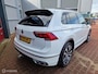 Volkswagen Tiguan 1.5 TSI R-Line Business+ 12MND BOVAG GAR | E-TREKHAAK| ACC | STUUR/STOEL VERW | CAMERA | L