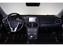 Volvo V40 T3 Kinetic - Verwarmde voorstoelen - Parkeersensoren achter - Cruise control - High Performance audio - Navigatie - 17' LMV