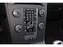 Volvo V40 T3 Kinetic - Verwarmde voorstoelen - Parkeersensoren achter - Cruise control - High Performance audio - Navigatie - 17' LMV