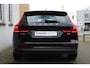 Volvo V60 B4 Automaat Essential Edition Verwarmbare voorstoelen | Automatisch dimmende binnen- en buitenspiegels | Moritz Leder Charcoal/Charcoal | Charcoal hemelbekleding | Park Assist achter en voor | Verwarmbare buitenste zitplaatsen tweede zitrij | Stuurverwarming | Alarm voorbereiding | Pilot Assist | Google-Maps navigatie | Blind spot |