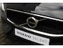Volvo V60 B4 Automaat Essential Edition Verwarmbare voorstoelen | Automatisch dimmende binnen- en buitenspiegels | Moritz Leder Charcoal/Charcoal | Charcoal hemelbekleding | Park Assist achter en voor | Verwarmbare buitenste zitplaatsen tweede zitrij | Stuurverwarming | Alarm voorbereiding | Pilot Assist | Google-Maps navigatie | Blind spot |