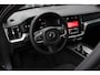 Volvo V60 B4 Automaat Essential Edition Verwarmbare voorstoelen | Automatisch dimmende binnen- en buitenspiegels | Moritz Leder Charcoal/Charcoal | Charcoal hemelbekleding | Park Assist achter en voor | Verwarmbare buitenste zitplaatsen tweede zitrij | Stuurverwarming | Alarm voorbereiding | Pilot Assist | Google-Maps navigatie | Blind spot |