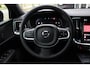Volvo V60 B4 Automaat Essential Edition Verwarmbare voorstoelen | Automatisch dimmende binnen- en buitenspiegels | Moritz Leder Charcoal/Charcoal | Charcoal hemelbekleding | Park Assist achter en voor | Verwarmbare buitenste zitplaatsen tweede zitrij | Stuurverwarming | Alarm voorbereiding | Pilot Assist | Google-Maps navigatie | Blind spot |