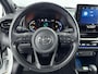 Toyota Yaris Cross 1.5 Hybrid Adventure | LED | Dodehoek detectie | Head-up display | Navigatie | Stoelverwarming | JBL | Parkeersensoren voor/achter | Apple Carplay / Android Auto | 18 inch