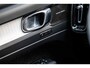 Volvo XC40 1.5 T4 Plug-in hybrid Plus Dark | Panoramadak | Trekhaak | Adaptieve Cruise Control | Blis | Stoel en Stuurwiel verwarming |