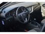 Opel Grandland X 1.2 130PK | Turbo Edition | Parkersensoren V + A | Cruise control | Afneembare trekhaak | Armsteun voor | 17 inch LMV | Airco | Buitenspiegels elektrisch verstel- en verwarmbaar | Buitenspiegels in carrosseriekleur