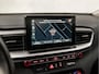 Kia Ceed 1.0 T-GDi DynamicLine (APPLE CARPLAY, GROOT NAVI, CLIMATE, GETINT GLAS, CAMERA, SPORTSTOELEN, LANE ASSIST, CRUISE, TREKHAAK, NIEUWSTAAT)