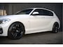 BMW 1-Serie 118i Corporate Lease Executive M Sport | Automaat | Stuurverwarming | Stoelverwarming | NAP | Keyless | Cruise Control | PDC | Shadow line | Digital Dash | Navigatie Business | Led | Dealer Onderhouden |