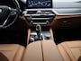 BMW 5-Serie 530e Executive | DAKKOFFER | LEDER | MEMORY | SFEERVERLICHTING | STOELVERWARMING | LED VERLICHTING | CAMERA |