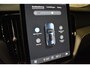 Volvo XC60 T6 350PK AWD Plus Black Edition | Luchtvering | Getint Glas |