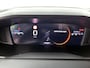 Peugeot 2008 SUV Allure 100pk | Navigatie | Achteruitrijcamera | Climate Control | Cruise Control | Parkeersensoren v+a | Draadloze Apple Carplay / Android Auto | Digitaal instrumentenpaneel | Armsteun | Elektrisch inklapbare spiegels | DAB+ radio | Led koplampen | Donker getint glas | 17" lichtmetalen velgen |
