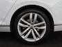 Volkswagen Passat 1.5 TSI Comfort Business | Stoelverwarming | Leder/Alcantara | Trekhaak | Adaptive cruise | Navigatie | Full LED | Parkeerhulp | Climate control | Bluetooth