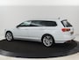Volkswagen Passat 1.5 TSI Comfort Business | Stoelverwarming | Leder/Alcantara | Trekhaak | Adaptive cruise | Navigatie | Full LED | Parkeerhulp | Climate control | Bluetooth