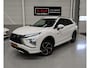 Mitsubishi Eclipse Cross 2.4 PHEV Instyle Trekhaak Leer/Alcantara Camera Achterbank verwarmd App connect Navigatie 18 Inch Sportvelgen Plug-in Hybride Boekjes aanwezig Nette auto 4 Nieuwe banden Allseason