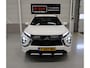 Mitsubishi Eclipse Cross 2.4 PHEV Instyle Trekhaak Leer/Alcantara Camera Achterbank verwarmd App connect Navigatie 18 Inch Sportvelgen Plug-in Hybride Boekjes aanwezig Nette auto 4 Nieuwe banden Allseason