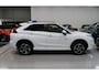 Mitsubishi Eclipse Cross 2.4 PHEV Instyle Trekhaak Leer/Alcantara Camera Achterbank verwarmd App connect Navigatie 18 Inch Sportvelgen Plug-in Hybride Boekjes aanwezig Nette auto 4 Nieuwe banden Allseason