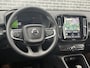 Volvo EX40 Single Motor Extended Range Plus Black Ed. 82 kWh | BLIS | Adaptieve Cruise Control | Harman Kardon Audio | Parkeersensoren voor + achter | Parkeercamera | 20" velgen | Stoelverwarming  | Stuurwielverwarming | Warmtepomp |