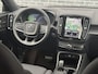 Volvo EX40 Single Motor Extended Range Plus Black Ed. 82 kWh | BLIS | Adaptieve Cruise Control | Harman Kardon Audio | Parkeersensoren voor + achter | Parkeercamera | 20" velgen | Stoelverwarming  | Stuurwielverwarming | Warmtepomp |