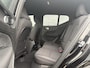 Volvo EX40 Single Motor Extended Range Plus Black Ed. 82 kWh | BLIS | Adaptieve Cruise Control | Harman Kardon Audio | Parkeersensoren voor + achter | Parkeercamera | 20" velgen | Stoelverwarming  | Stuurwielverwarming | Warmtepomp |