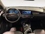Kia Niro EV DynamicPlusLine 64.8 kWh | Trekhaak | Elektrisch Schuif/Kanteldak | Apple Carplay/Android Auto | Navigatiesysteem | Licht + Regensensor | Stoel + Stuurverwarming | Parkeersensoren Voor + Achter | Parkeercamera | Cruise Control Adaptief | Rijstrooksensor + Correctie