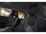 Volvo V60 2.0 B3 Core | Lederen bekleding | Stoel en stuurverwarming | Adaptieve Cruise Control | Parkeersensoren | Electrische bedienbare stoelen