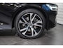 Volvo V60 2.0 B3 Plus Dark | Lederen bekleding | Stoel en stuurverwarming | Adaptieve Cruise Control | Parkeersensoren | Electrisch bedienbare voorstoelen