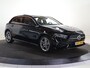 Mercedes-Benz A-klasse 250 e Business Solution AMG | 30-06-2026 Beschikbaar | Panoramaschuifdak | Stoelverwarming | Achteruitrijcamera | MULTIBEAM LED |