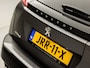 Peugeot 2008 1.2 PureTech Allure Sport 131Pk Automaat (VIRTUAL COCKPIT, APPLE CARPLAY, GROOT NAVI, GETINT GLAS, LEDER, SPORTSTOELEN, ZWART HEMEL, PARKEERSENSOREN, CRUISE, NIEUWSTAAT)