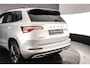 Skoda Karoq Sportline Business 1.5 TSI 150pk DSG Automaat Trekhaak, Adaptive cruise control, Achteruitrijcamera, Elektrische achterklep, Navigatie, LED matrix koplampen