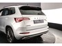 Skoda Karoq Sportline Business 1.5 TSI 150pk DSG Automaat Trekhaak, Adaptive cruise control, Achteruitrijcamera, Elektrische achterklep, Navigatie, LED matrix koplampen