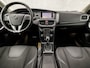 Volvo V40 1.5 T2 Polar+ Sport Automaat (NAVIGATIE, CLIMATE, STOELVERWARMING, LED KOPLAMPEN, SPORTSTOELEN, PARKEERSENSOREN, CRUISE, NIEUWSTAAT)