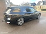 BMW iX xDrive40 SPORT 77 kWh 360 CAMERA HARMAN KARDON HEAD UP DISPLAY SFEERVERLICHTING TREKHAAK!!