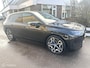 BMW iX xDrive40 SPORT 77 kWh 360 CAMERA HARMAN KARDON HEAD UP DISPLAY SFEERVERLICHTING TREKHAAK!!