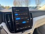 Volvo XC60 T6 Plug-in hybrid AWD Plus | Premium pack | Panoramadak | HUD | Geventileerd leer |