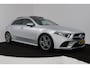Mercedes-Benz A-klasse 200 Business Solution AMG (PANORAMADAK, SFEERVERLICHTING, PARKEERSENSOREN, STOELVERWARMING)