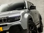 Jeep Avenger 1.2 Altitude Sport (APPLE CARPLAY, GROOT NAVI, 360 CAMERA, JBL AUDIO, STOELVERWARMING, SPORTSTOELEN, ADAPTIVE CRUISE, GETINT GLAS, KEYLESS, NIEUWSTAAT)