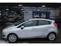 Ford Fiesta 101PK TITANIUM 5-DEURS BLUETOOTH CLIMA P-SENSOREN VOORRUITVERW. CRUISE LM-VELGEN NAVI
