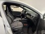 Renault Clio 90PK TCe Intens | Trekhaak | Climate Control | Camera | Parkeersensoren | Cruise Control | Apple CarPlay/Android Auto | Lichtmetalen Velgen | Full LED | Licht & Regen Sensor |