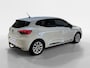 Renault Clio 90PK TCe Intens | Trekhaak | Climate Control | Camera | Parkeersensoren | Cruise Control | Apple CarPlay/Android Auto | Lichtmetalen Velgen | Full LED | Licht & Regen Sensor |
