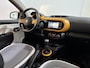 Renault Twingo 75PK SCe Collection | Apple CarPlay/Android Auto | Airco | Licht Sensor | Bluetooth | Parkeersensoren | Elektrische Ramen & Spiegels | LED Dagrijverlichting |