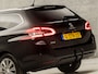 Peugeot 308 SW 1.2 PureTech Sport (PANORAMADAK, APPLE CARPLAY, GROOT NAVI, 360 CAMERA, SPORTSTOELEN, ADAPTIVE CRUISE, GETINT GLAS, TREKHAAK, NIEUWE APK, NIEUWSTAAT)