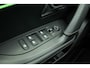 Peugeot e-2008 EV GT Pack 50 kWh 100% Elektrisch | Panorama dak | Alcantara bekleding | Camera | 3D-Instrumentenpaneel | Adaptive Cruise Control | Stoelverwarming | 1e eigenaar