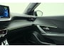 Peugeot e-2008 EV GT Pack 50 kWh 100% Elektrisch | Panorama dak | Alcantara bekleding | Camera | 3D-Instrumentenpaneel | Adaptive Cruise Control | Stoelverwarming | 1e eigenaar