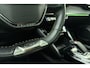 Peugeot e-2008 EV GT Pack 50 kWh 100% Elektrisch | Panorama dak | Alcantara bekleding | Camera | 3D-Instrumentenpaneel | Adaptive Cruise Control | Stoelverwarming | 1e eigenaar