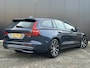Volvo V60 2.0 T6 Plug-in hybrid AWD Plus Dark Adaptieve cruise control / BLIS / 360 camera / elektr. verst. Contourstoelen / stuur-,stoel-, voorruit verw. / Harman Kardon audio / Trekhaak / Keyless drive / All season banden