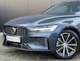 Volvo V60 2.0 T6 Plug-in hybrid AWD Plus Dark Adaptieve cruise control / BLIS / 360 camera / elektr. verst. Contourstoelen / stuur-,stoel-, voorruit verw. / Harman Kardon audio / Trekhaak / Keyless drive / All season banden